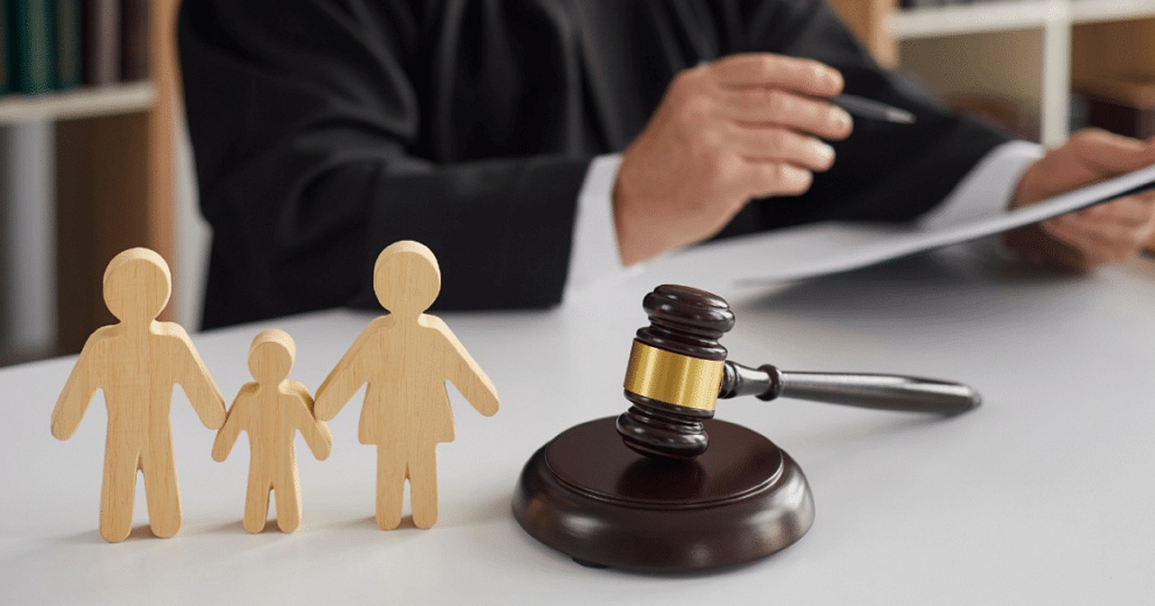 family law solicitors, family law, solicitors-7275099.jpg